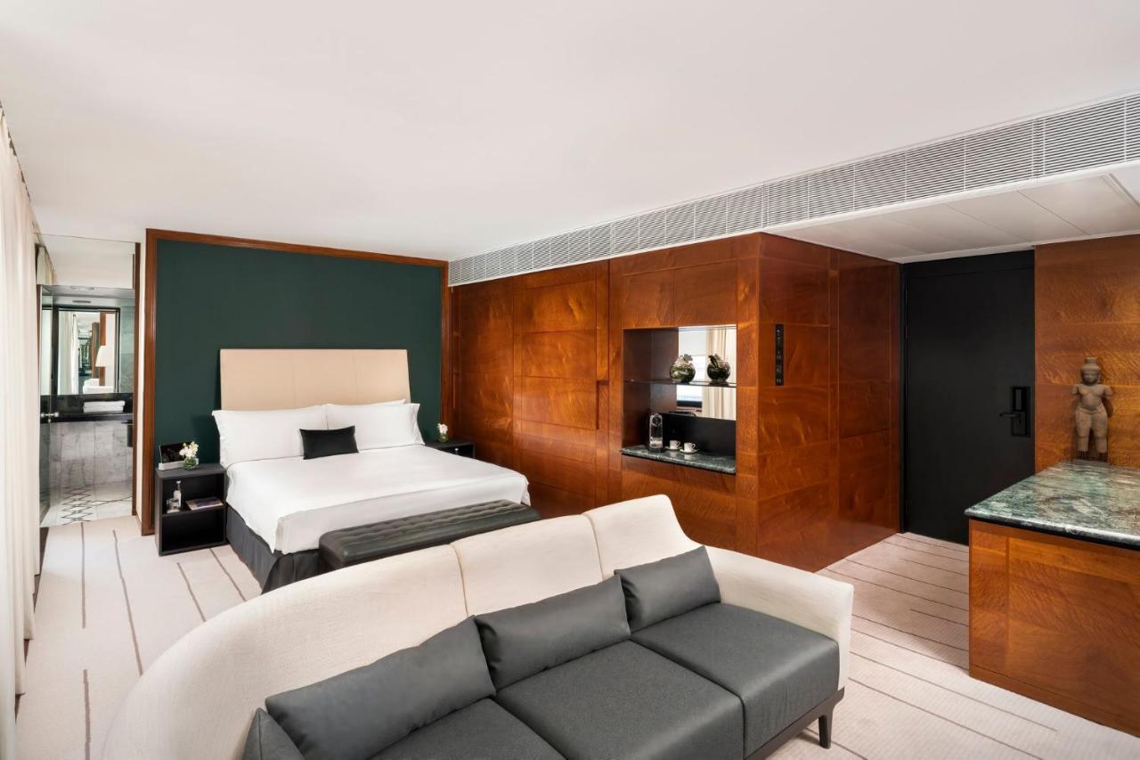 Halkin Room