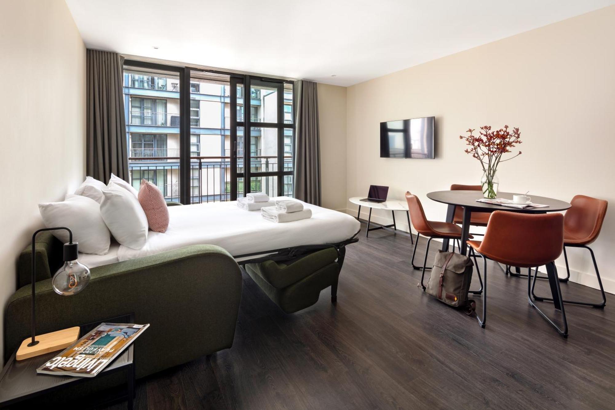 One Bedroom Apartment sofa bed