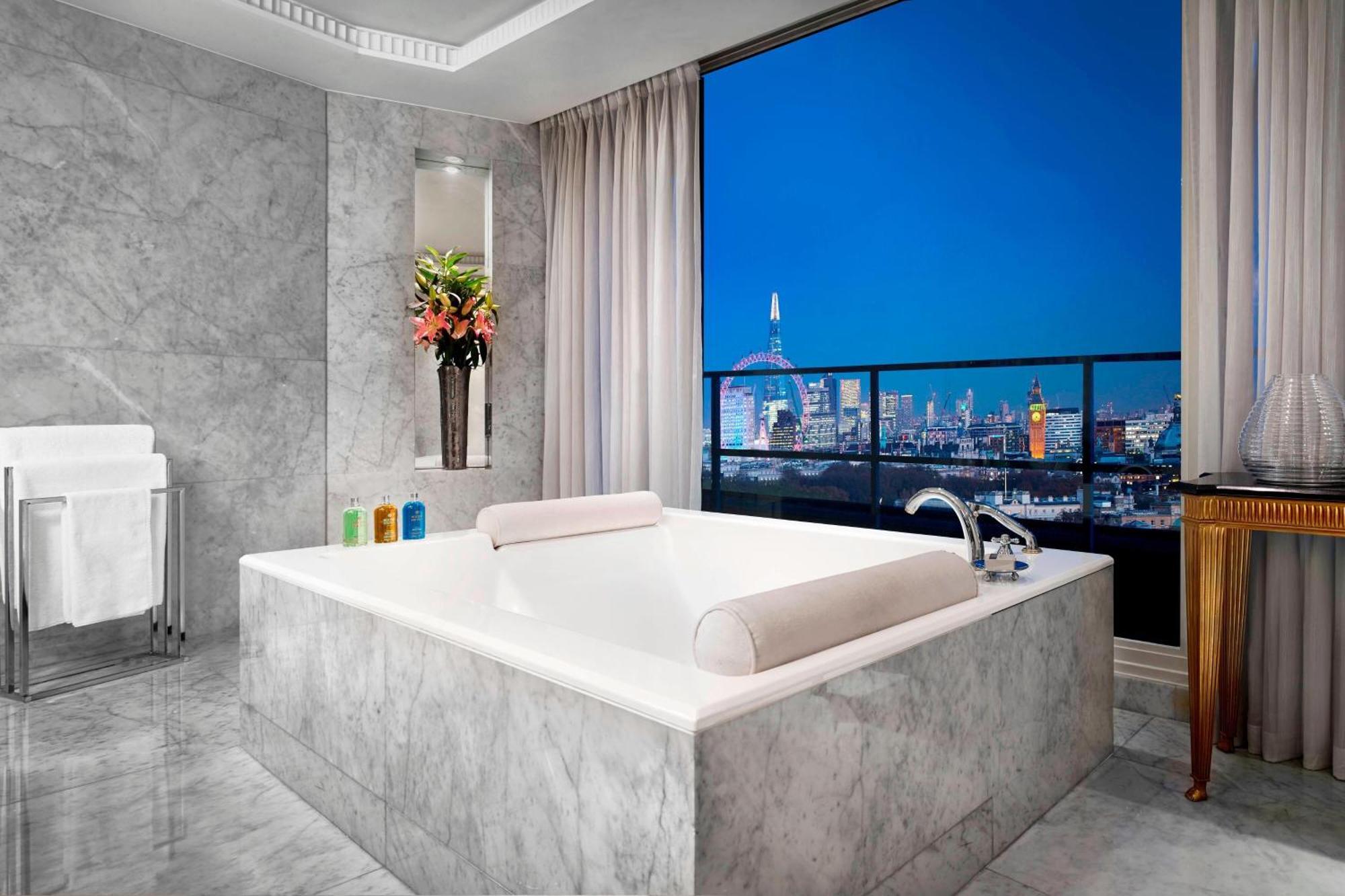 Suite Penthouse Lowndes com 2 Quartos e Vista Horizonte