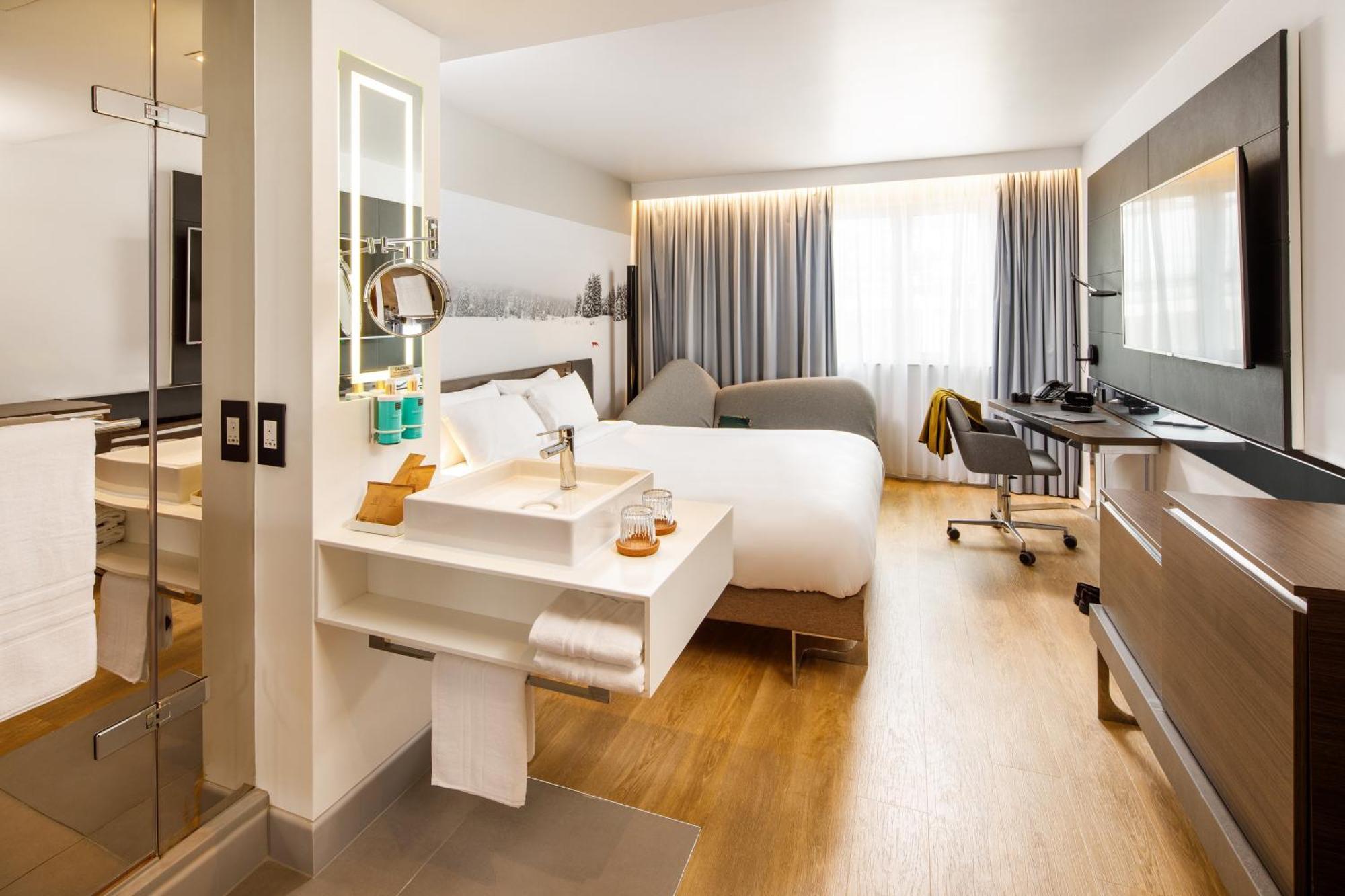 Chambre Lit Queen-Size Supérieure avec Canapé-Lit - Accessible aux Personnes à Mobilité