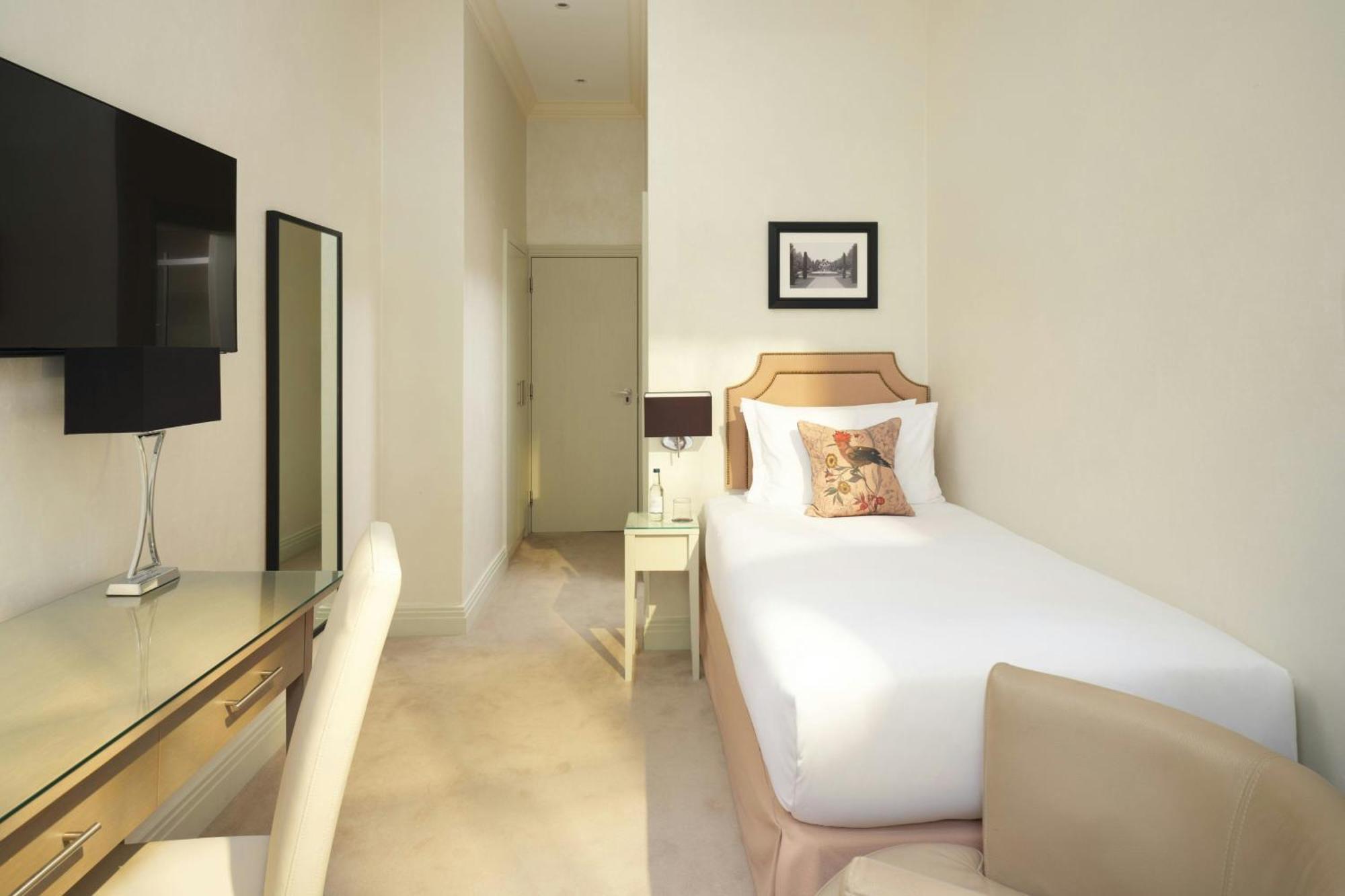 Small Single Room,1674723017:JPEG