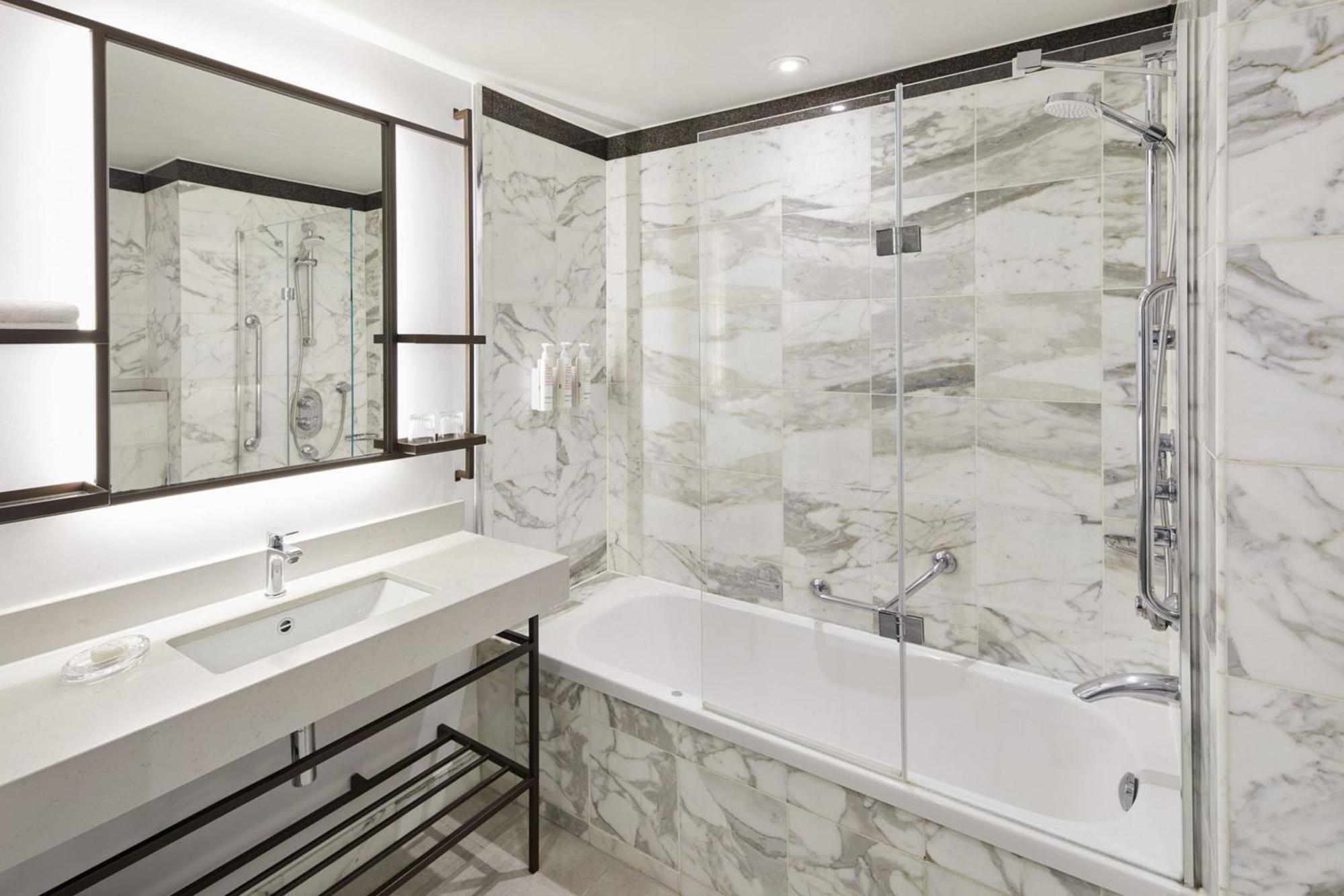 Superior Family Room Two Double Bed Grosvenor Square View
