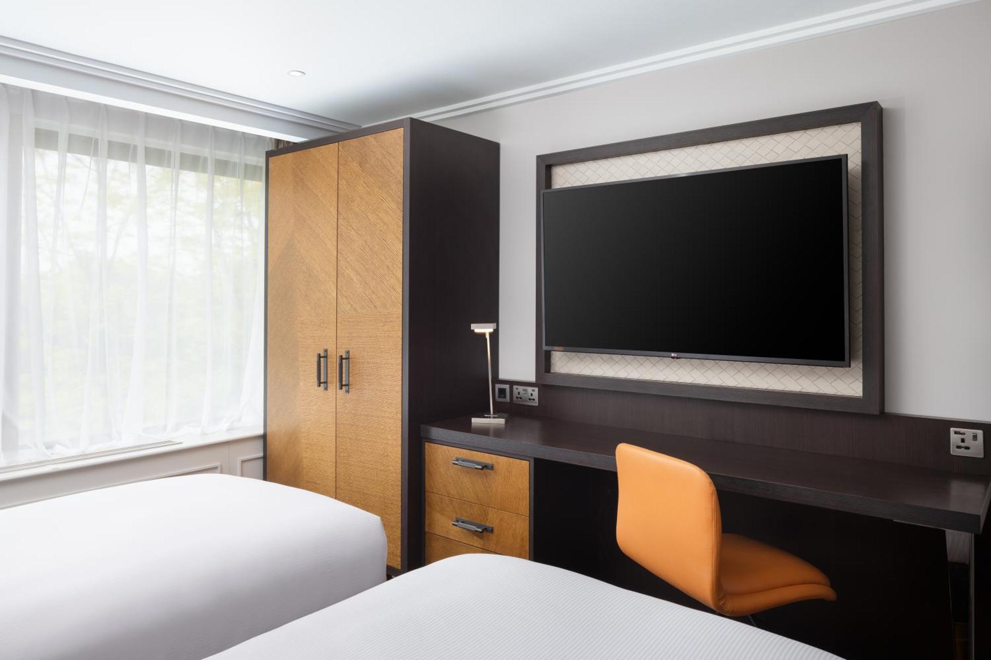 Quarto com 2 Camas de Solteiro