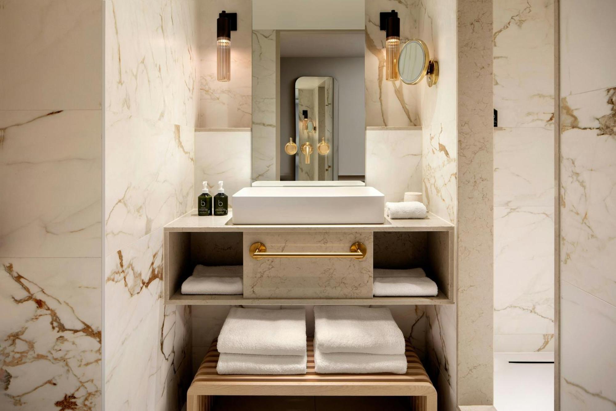 Atelier King Room