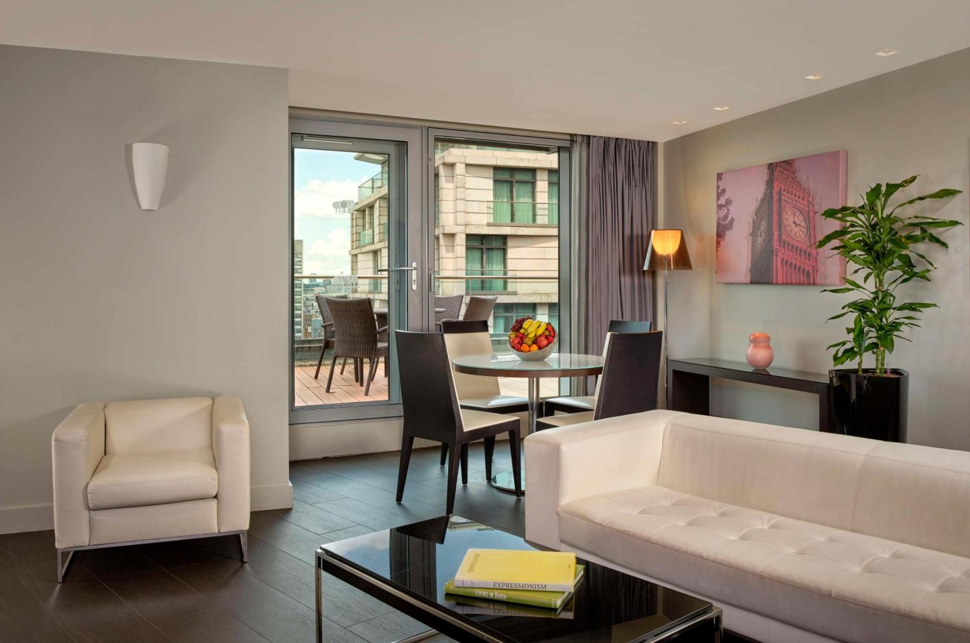 Suite com 2 Quartos e Terraço (3 Adultos)