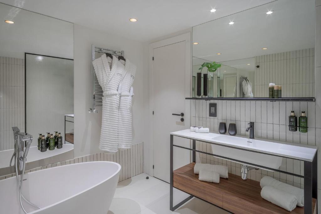 Suite The Level de 2 dormitorios con acceso al salón executive