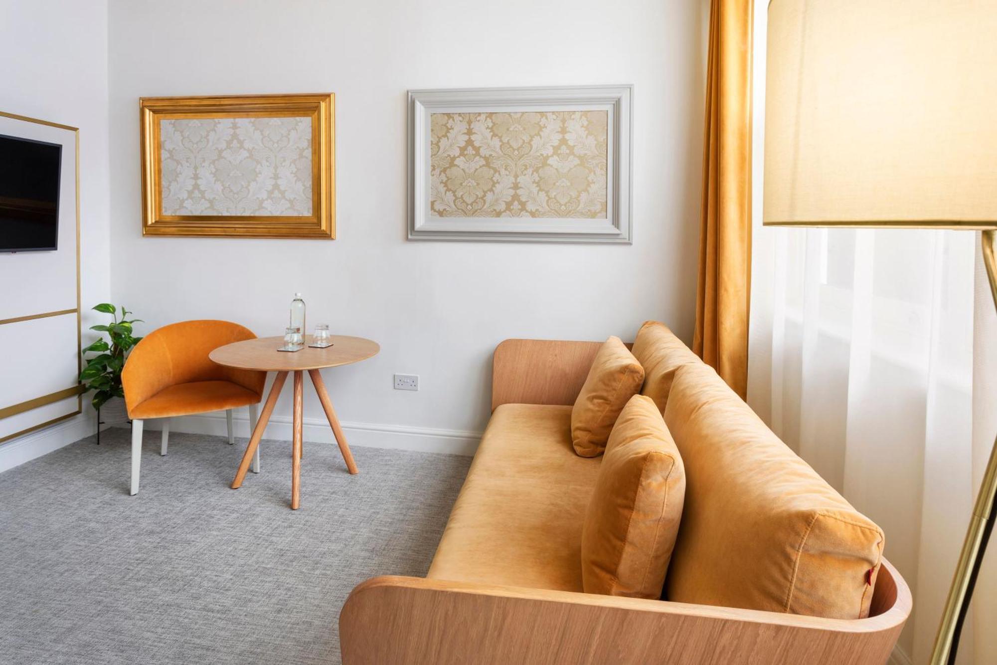 Honeysuckle Suite