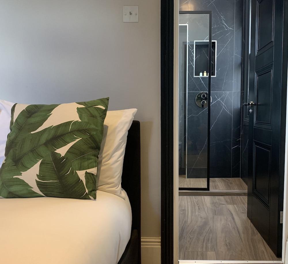 Superior King Terrace Room