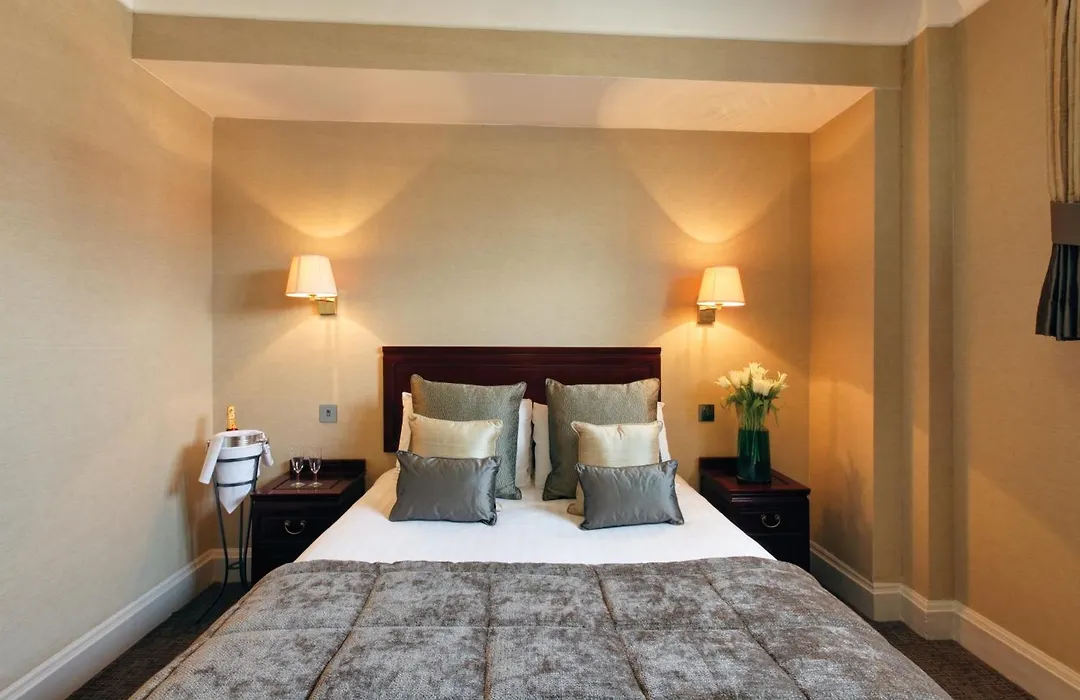 Gem Strathmore Hotel-1