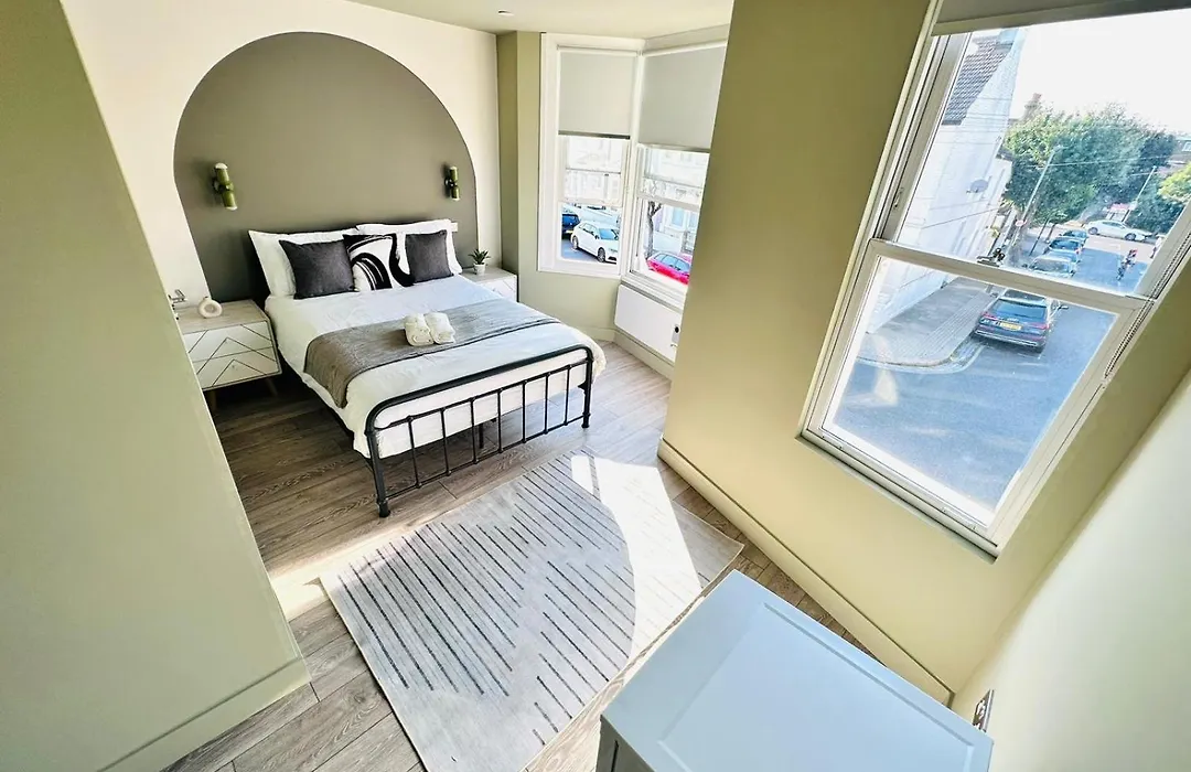 London Boutique Ensuite Room Like Hotel-1