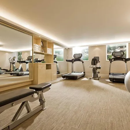 Como The Halkin-2