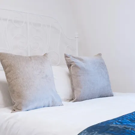 Mayfair Guesthouse-3