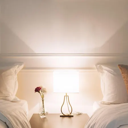 Mayfair Guesthouse-2