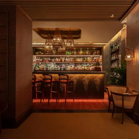 Taj 51 Buckingham Gate Suites And Residences-3