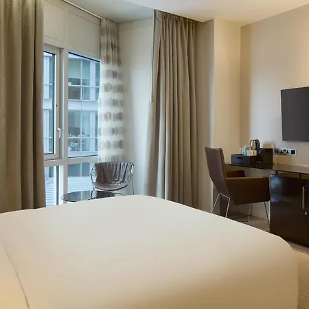 Radisson Blu Hotel, London Canary Wharf East-3
