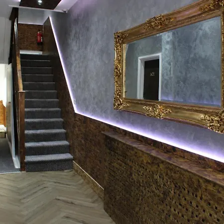 Paddington Townhouse Hotel By Oyo-2