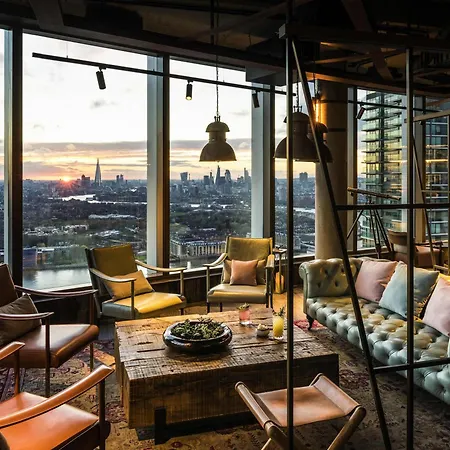 Novotel London Canary Wharf-3