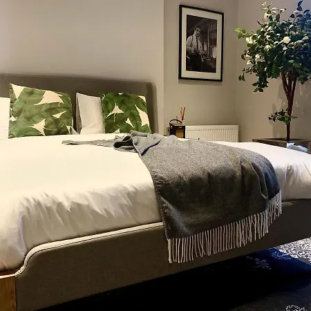 Sakkson House Rooms & Suites-3